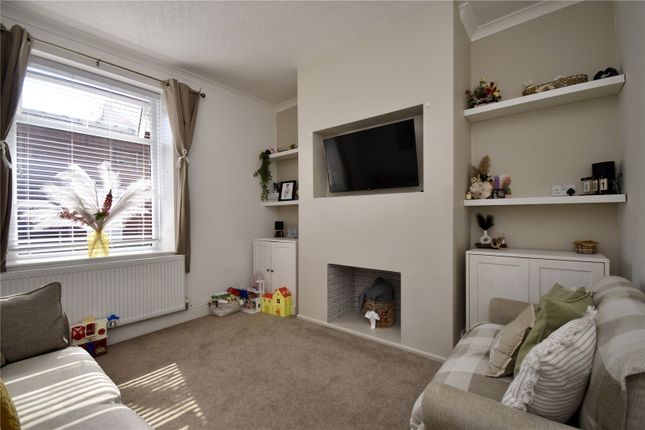 29, Glebe Street, Oldham photo 3
