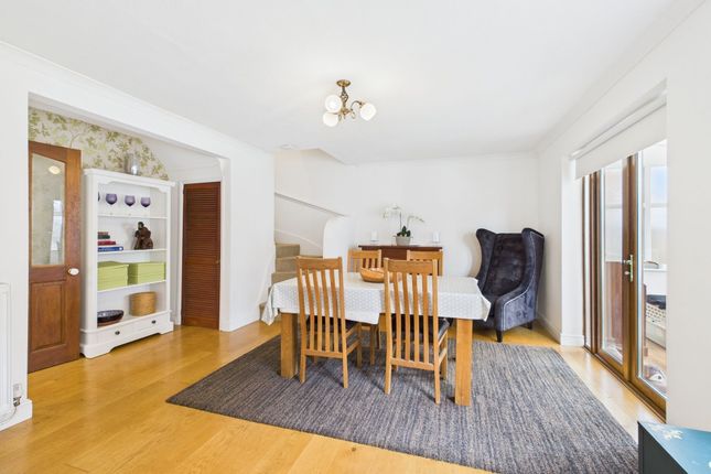 5 Tennyson Close, Towcester photo 3
