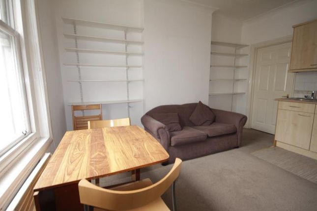 Flat 2, 18, Acton Street, London photo 4