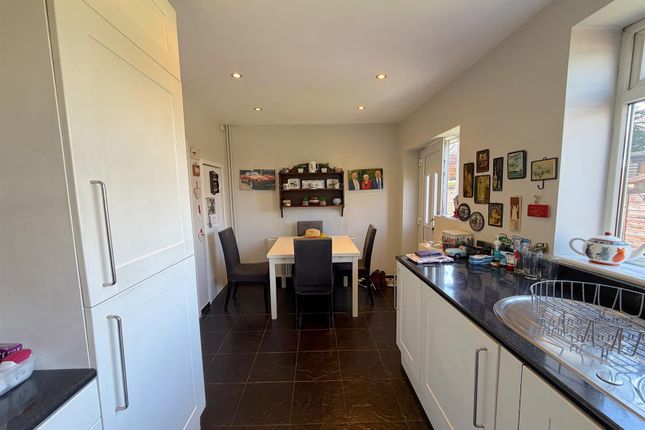 106, Youlgreave Drive, Sheffield photo 3