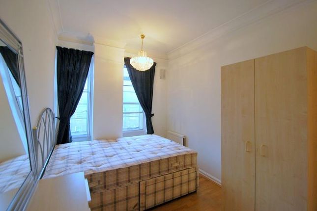 Flat to rent in Rossmore Court, Park Road, London