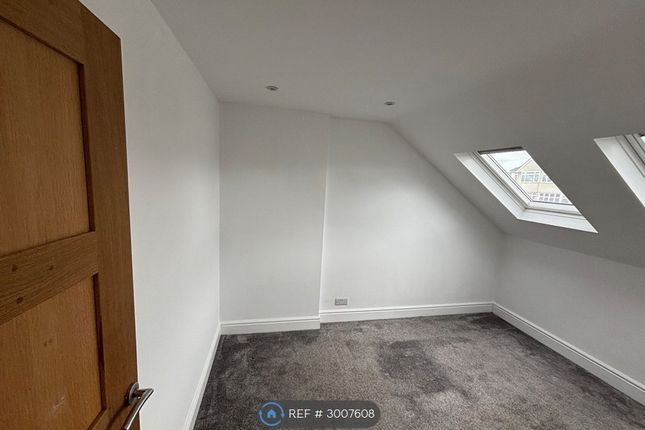 Castleton Avenue, Barnehurst, Kent photo 3