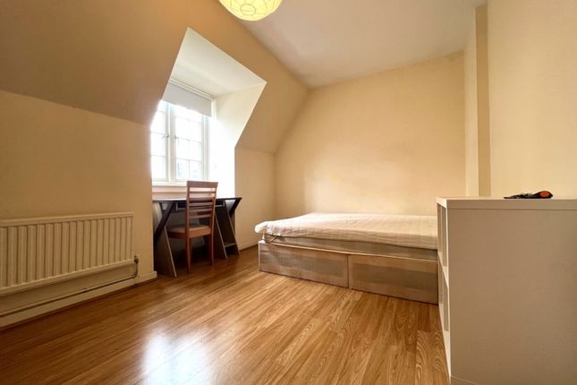 Flat to rent in Chalton Street, Euston