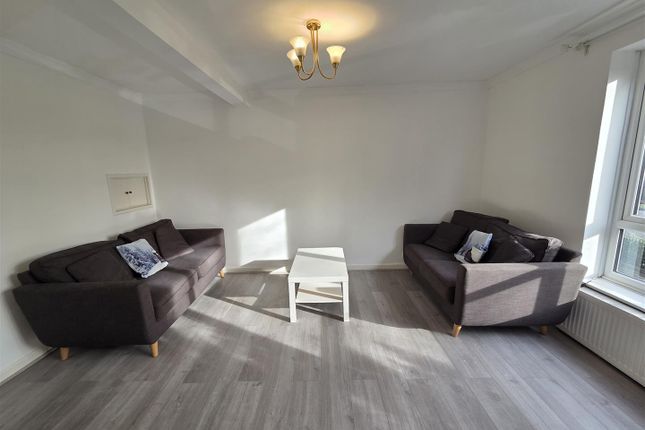 18, East Drive, Birmingham photo 4