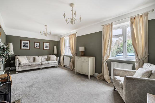 The Highlands, Ash Terrace, Thatcham photo 4