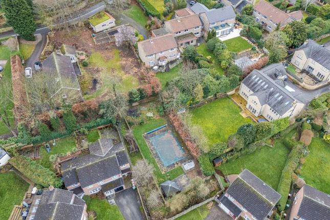 5, Woodthorpe Gardens, Wakefield photo 2