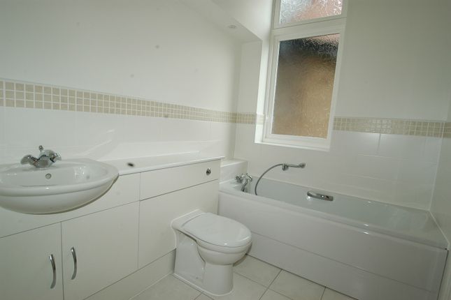 Apartment 5, College Court, Mauldeth Road, Heaton Mersey photo 4