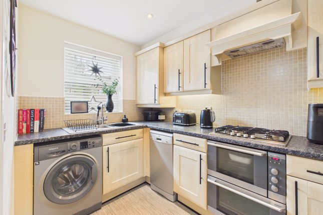 28 Gilderidge Park, Kingswood, East Riding of Yorkshire photo 3