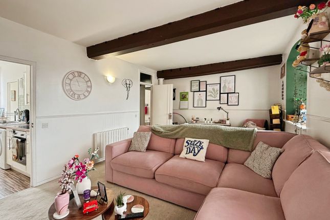 Flat 14, The Old Mill House, Westbury photo 3
