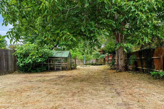 13, Belmont Rise, Cheam photo 4