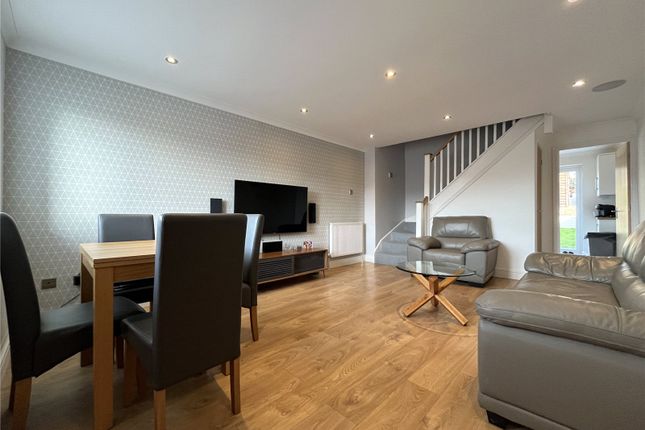19, Bilsington Close, Kent photo 4