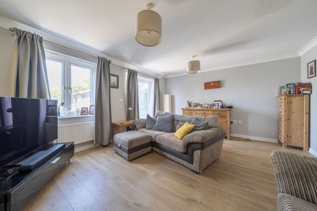 46 Middleton Close, Chichester photo 4