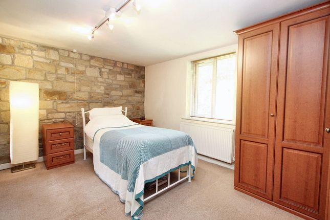 Flat 7, Henry Place Hollins Road, Todmorden photo 4