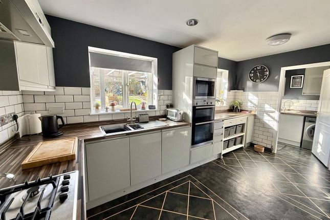 8, Hockerley New Road, High Peak photo 2