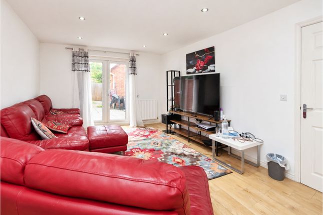 43, Willowdale, Leeds photo 4