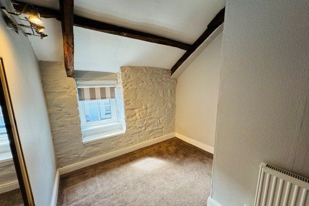 Cottage to rent in Clifton Street, Carmarthen