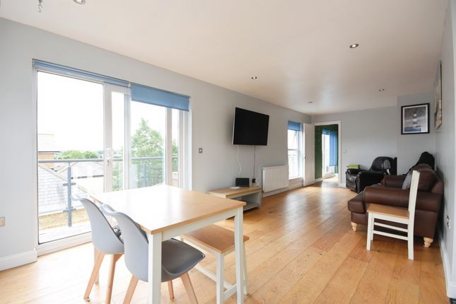 Flat 8, Crown House, 1-3, Crown Street, Brentwood photo 2