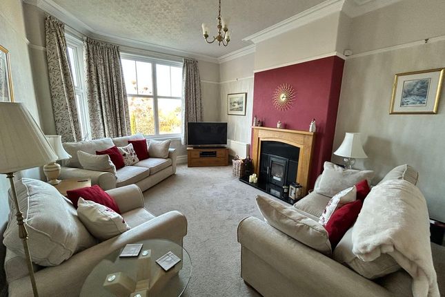 48, Victoria Park, Colwyn Bay photo 3