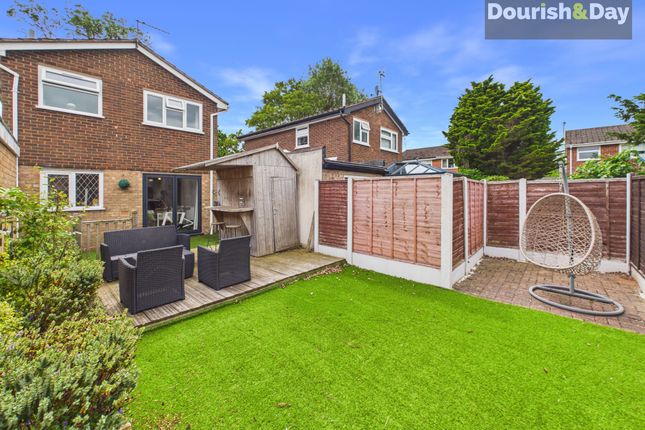 4 Spreadoaks Drive, Stafford photo 4