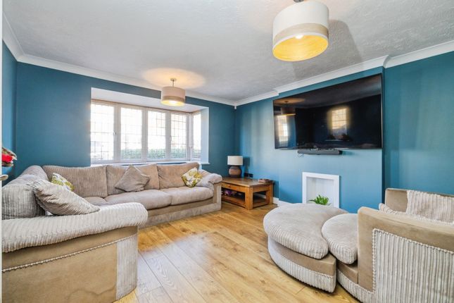 18, Newton Drive, Cherry Willingham, Lincoln photo 3