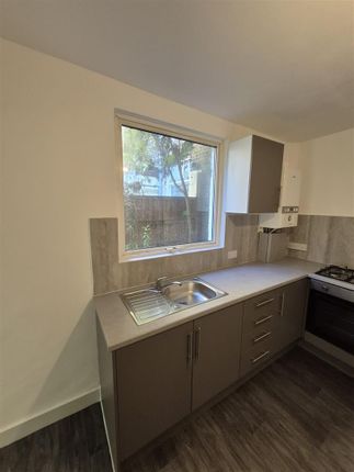 Flat 1, 15, St. Johns Road, London photo 3