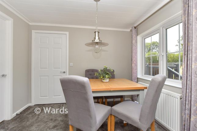 2-bed caravan on Oakside Park, London Road, Faversham, £250,000