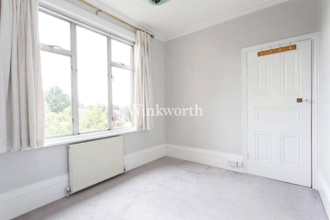 2, Riverway, Palmers Green photo 4