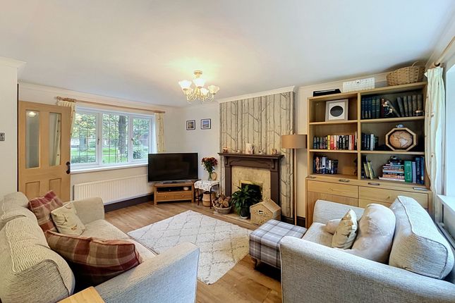 7 Rushfield Gardens, Bridgend photo 2