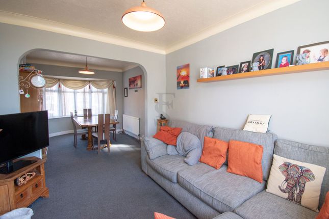35 Hathaway Avenue, Leicester photo 3