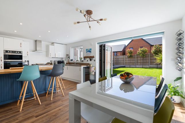 5, Harris Road, Chichester photo 3