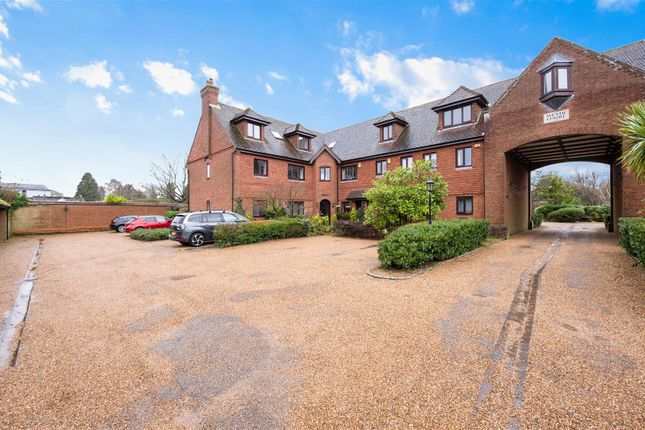 Mews house for sale in Meade Court, Walton On The Hill, Tadworth