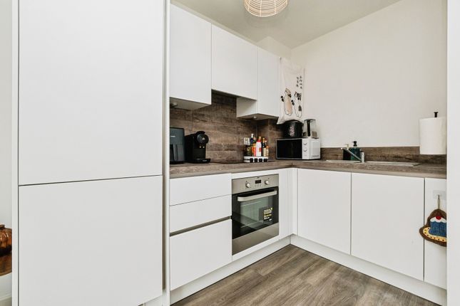 Flat 184 Cornwell House, 15, Ron Leighton Way, London photo 4