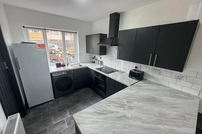 063 The Crescent, Room 1, Doncaster photo 2