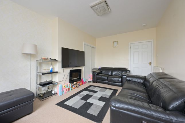 142, Izatt Avenue, Dunfermline photo 3