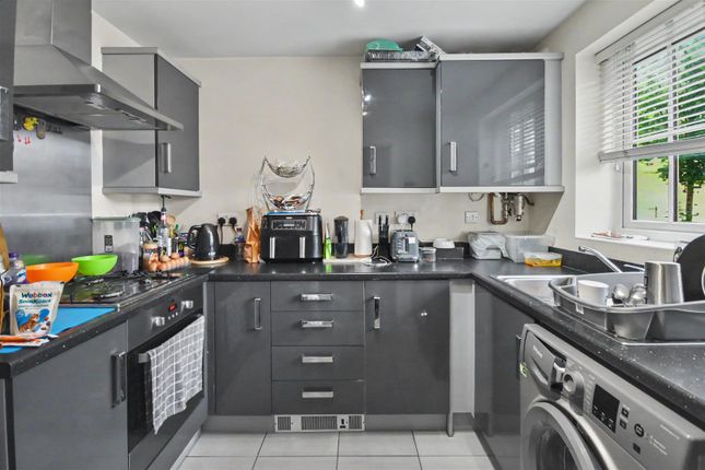 11, Eydon Drive, Corby photo 2