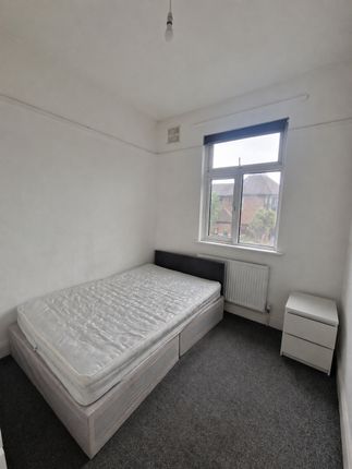 403, High Road, Harrow photo 2