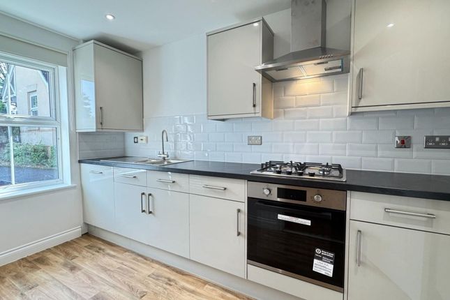 30 Carisbrooke Close, Stevenage photo 3
