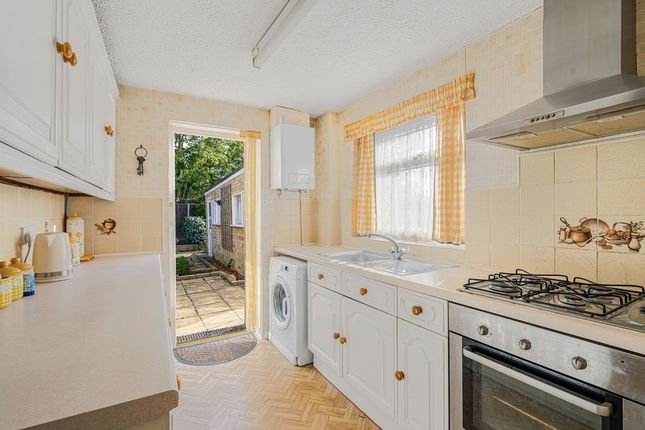 55, Browning Crescent, Milton Keynes photo 3