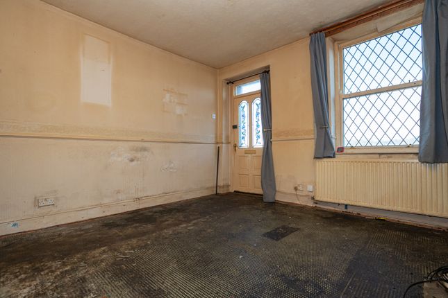 214, Buxton Road, Furness Vale photo 3