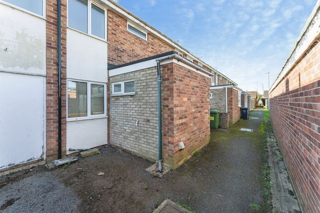33, Smiths Drive, March photo 3