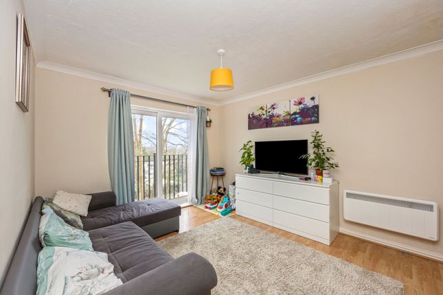 15 Leicester Court Newbury Road, Crawley photo 3