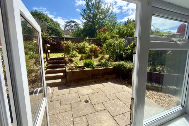 Flat 2, 47, The Avenue, Totland photo 3