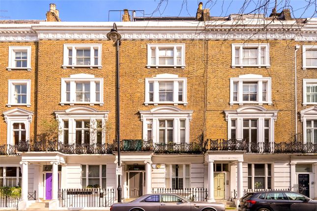 Flat for sale in Oakley Street, London