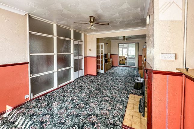 85 Hawkesbury Road, Canvey Island photo 3