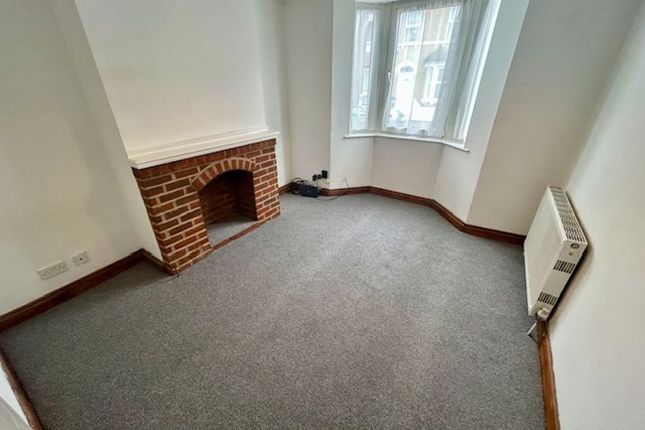 13, Guppy Street, Swindon photo 2