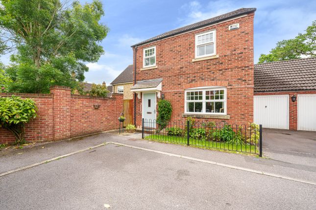Thumbnail Detached house for sale in Asparagus Close, Mortimer, Reading, Berkshire
