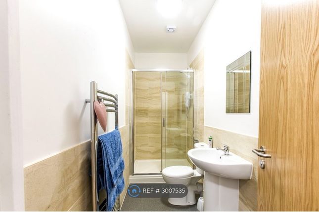 Apartment, Park Drive, Huddersfield photo 5