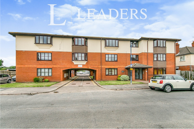 1-bed flat on Leeward Court, St. Andrews Road, £850/mo
