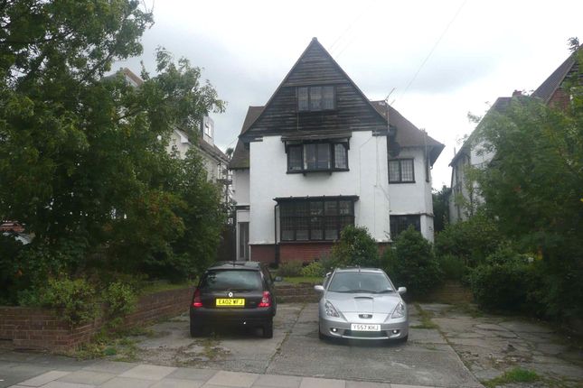 Thumbnail Flat to rent in Crowstone Court, Holland Road, Westcliff-On-Sea