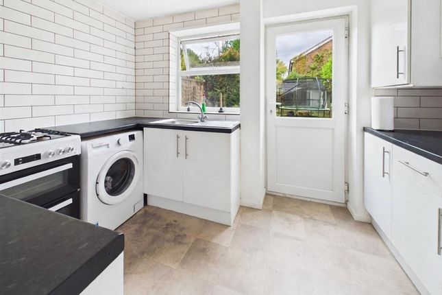 4, Epsom Road, Crawley photo 2